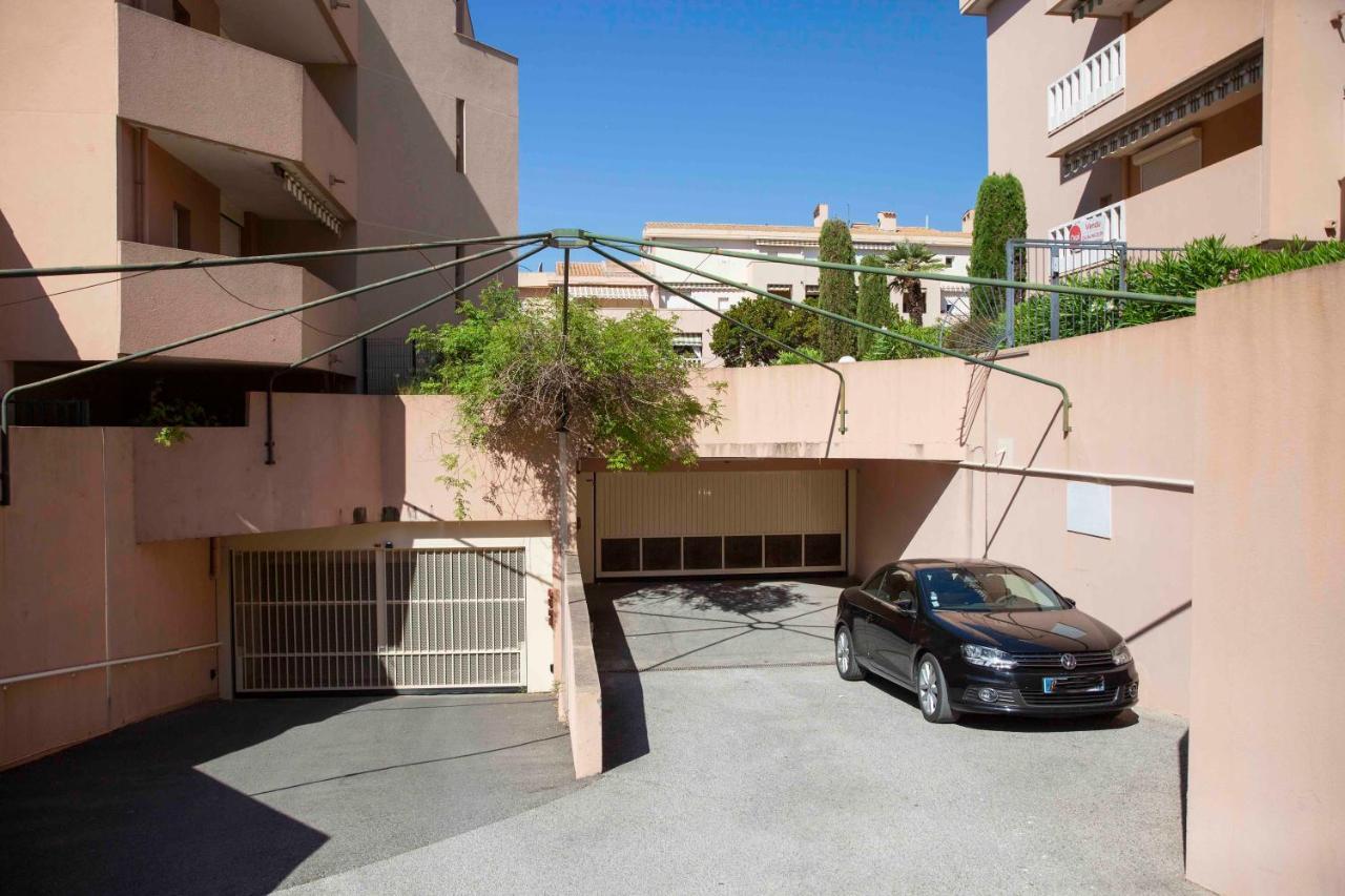 Le Ptit Max Centre Ville - Terrasse Sainte-Maxime Exterior photo